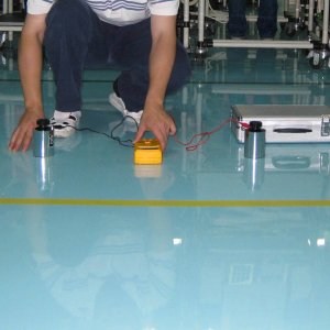 環(huán)氧樹(shù)脂防靜電平涂地坪